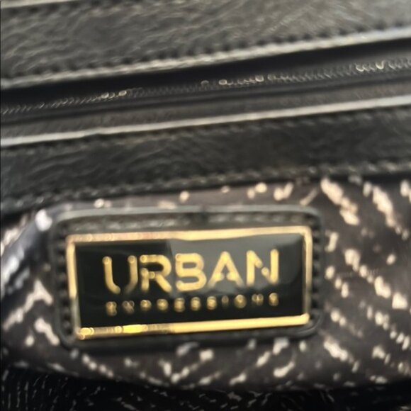 ❤️Vici —Urban Expressions Black and Gold Shoulder Bag with Saddle Shape - Picture 10 of 10